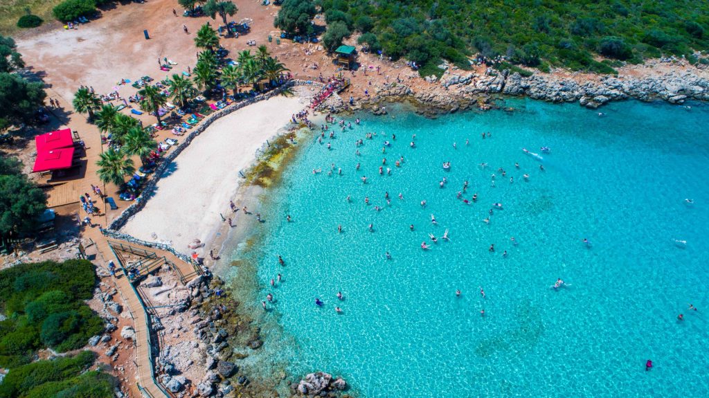 Пляж Клеопатры в Мармарисе: легендарный песок, бирюзовое море и древний город на острове Седир