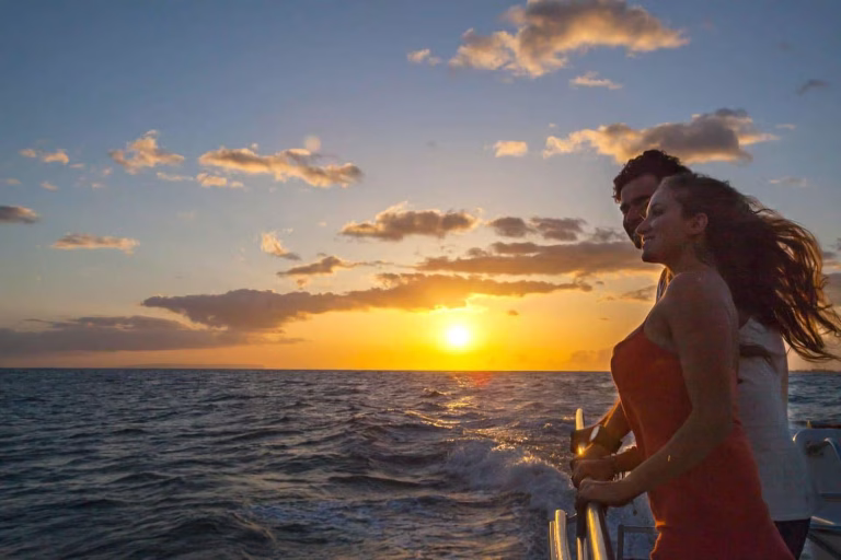 Marmaris: Sunset Sailing Tour with Mezze and Drinks